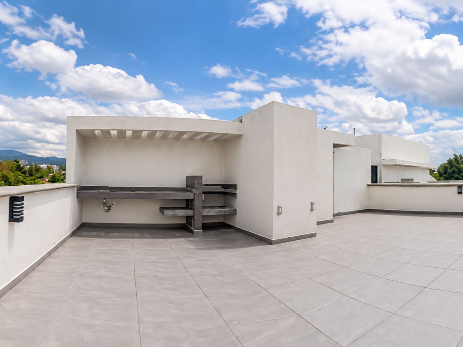 BAU ROOF.jpg